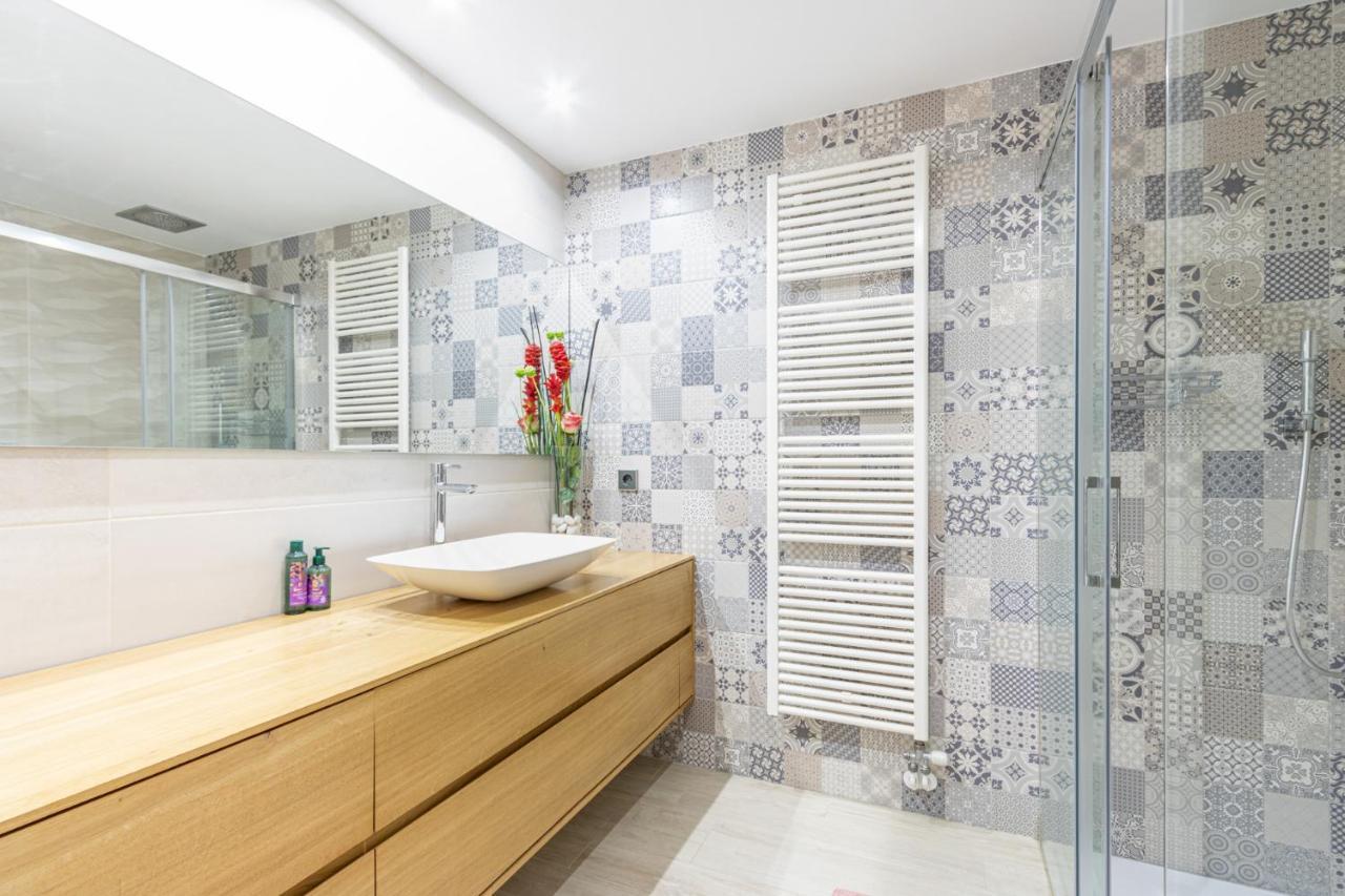 Dali City Apartamento Figueres  Bagian luar foto